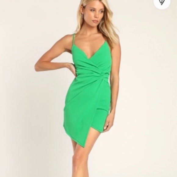 Lulu’s Twist Front Dress Small NWOT 💚 - Picture 3 of 6